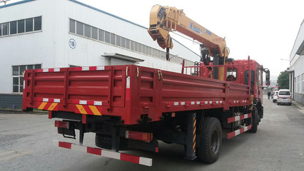 東風御虎8噸隨車吊 廠家直銷與經銷網絡全解析